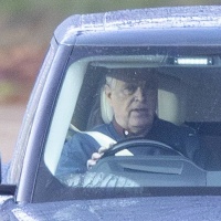 La polizia arresta l'ex principe Andrew nel giorno del suo compleanno