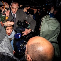 Chi non ha scritto dello straziante arrivo dei Moretti: «Linciaggio umano e mediatico da deplorare»