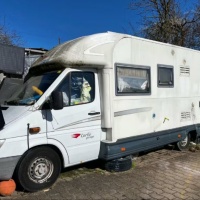 Incendio dell'autopostale: l’uomo viveva in un camper e si era barricato in uno stabile della SSR