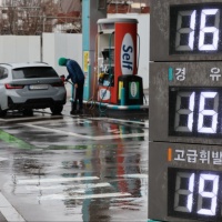 La benzina sarà più cara? Come reagirà il franco svizzero?