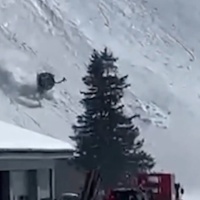 Venti fino a 84 chilometri orari, precipita la cabina della funivia