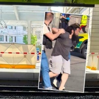 Grida "Allahu Akbar", poi accoltella delle persone