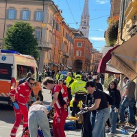 Auto sui pedoni: amputate le gambe a due feriti