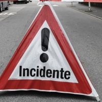 Moto contro auto a Cornaredo, traffico congestionato