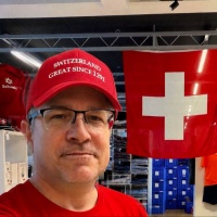 «Siamo sommersi dagli ordini»: un'azienda svizzera fa centro con il cappellino di Parmelin