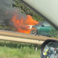 A fuoco un'auto sull'A2