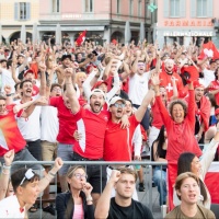 Tutti insieme all'alba per la Nati: la gallery dei tifosi