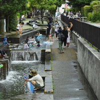 Tokyo in ginocchio: piogge record, morti