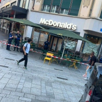 Maxi intervento di polizia al McDonald’s