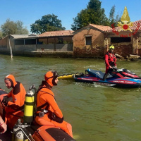 Scontro in laguna a Venezia, lui muore e la moglie è dispersa