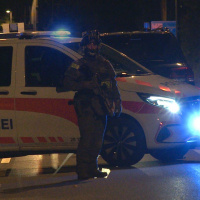 Allarme a una festa scolastica: maxi operazione di polizia