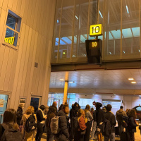 «Un forte odore di solvente»: evacuate 2500 persone all'aeroporto di Ginevra
