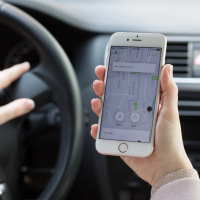 «Trasporta alcol?» Risponde sì e l'Uber la lascia a piedi