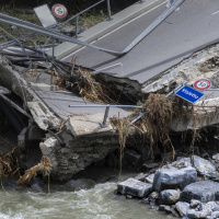Dove l'acqua lo aveva spezzato