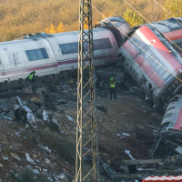 Scontro tra treni, mancano all'appello 64 persone