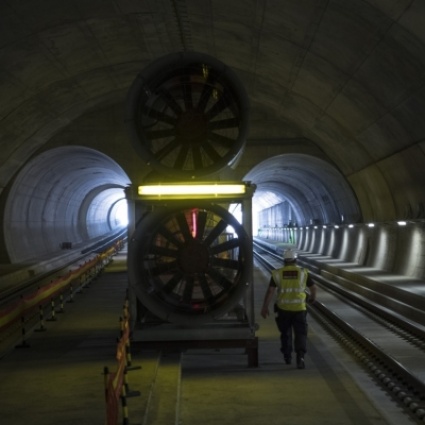 Galleria di base del Ceneri, installato più del 30% della tecnica ferroviaria