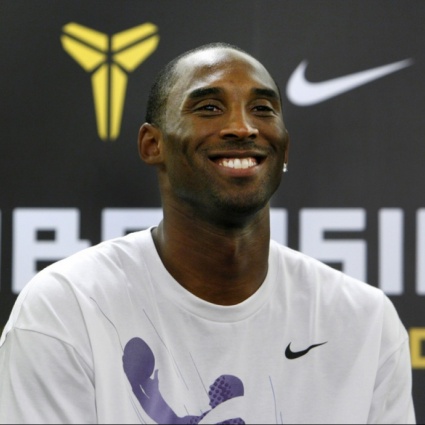 Nike contro gli speculatori, via dallo store tutti gli articoli legati a Kobe
