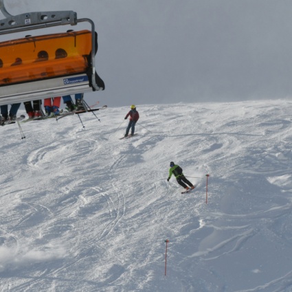 Sciatore trovato senza vita fuori pista