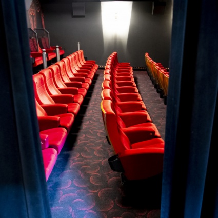 Il Governo fa dietrofront: 30 persone in cinema e teatri