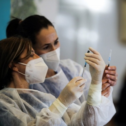 Portoghese morta dopo il vaccino, l'autopsia esclude un legame
