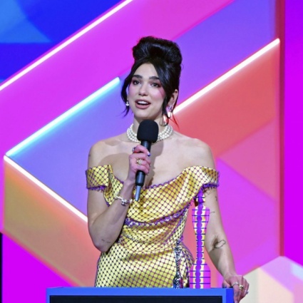 Dua Lipa «sta già pensando» al suo terzo album
