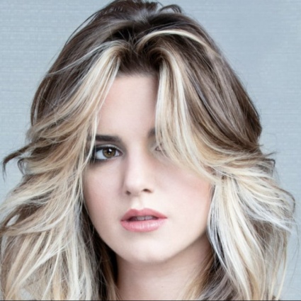 Team Laura Bondesani presenta il taglio lungo che libera i capelli al vento
