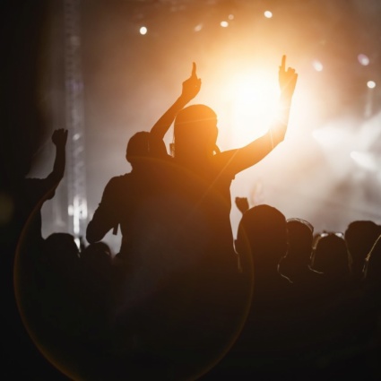Toscana, il rave abusivo prosegue da sabato sera
