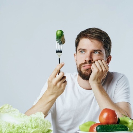 Uomini vs. Donne: chi è più costante nella dieta?