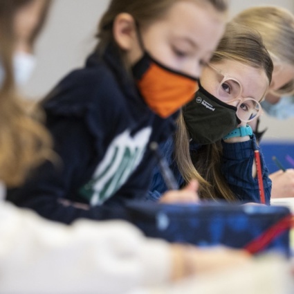 A scuola piovono quarantene: «Meglio anticipare le vacanze di Natale»
