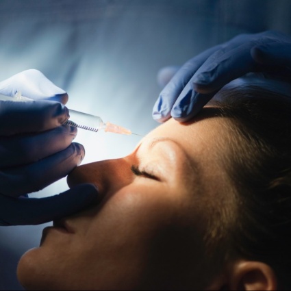 Botox-bar per una notte? La versione del gerente dopo il blitz