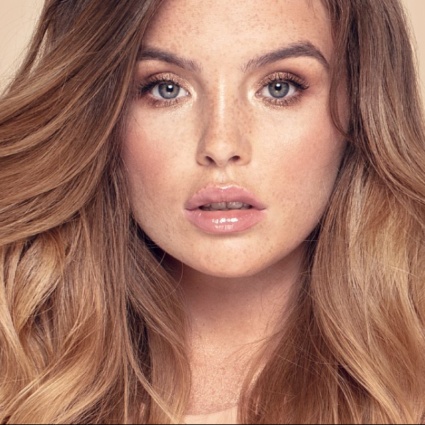 Ombré hair e face framing: i trend color più amati delle ultime stagioni si evolvono per stupire