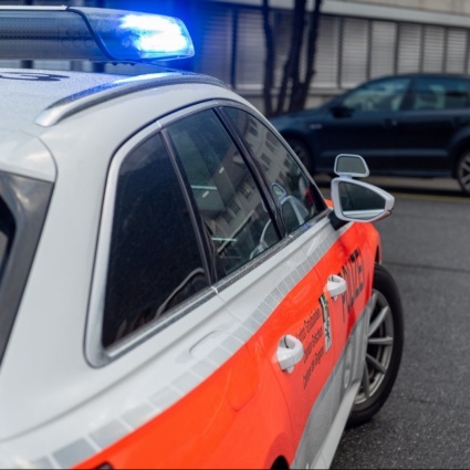 Ruba un'auto a Bad Ragaz, finisce in manette a Mesocco