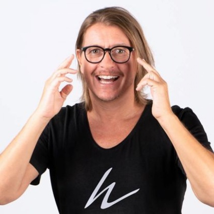 "Focus e cuore" sul mondo dei capelli e della bellezza: parla Davide Guglielmino - Hairlovers Academy