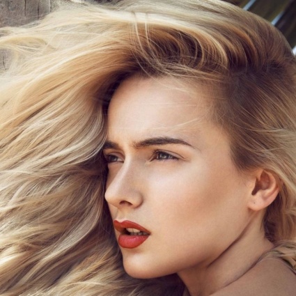 Trend capelli estate 2022: sfumature di biondo da amare