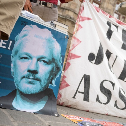 Londra ordina l'estradizione di Julian Assange negli Stati Uniti