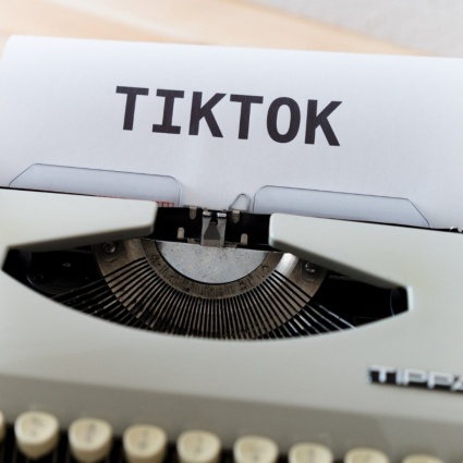 La tiktokizzazione dei social: cosa succede coi nuovi algoritmi ‘comunisti’