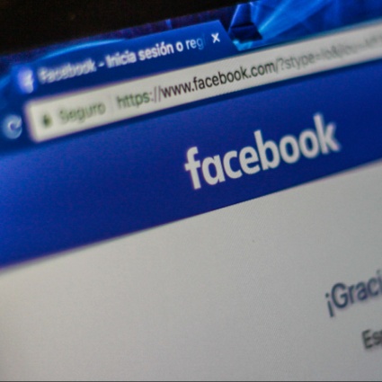 Facebook si è rotto. Mark, che succede?