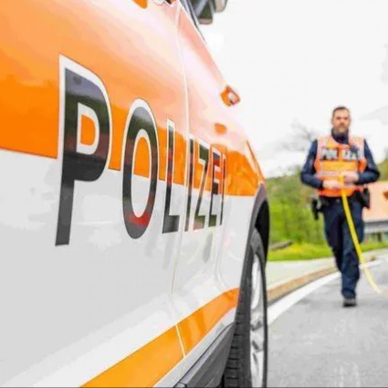 Muore per un collasso mentre va in bici