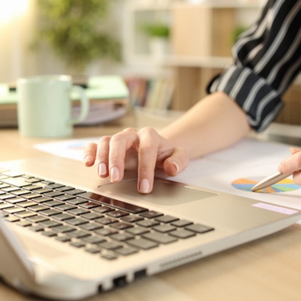 «Prorogare smart working e tutelare i lavoratori frontalieri»