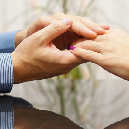 Scoperto il percorso delle carezze: potrebbe aiutare chi soffre di ansia e depressione