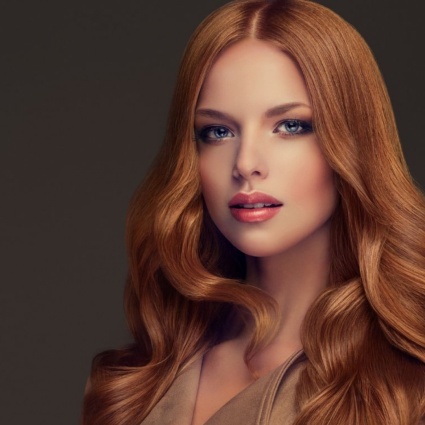 Le onde conquistano le tendenze capelli P/E 2023. Parola di Hairlovers
