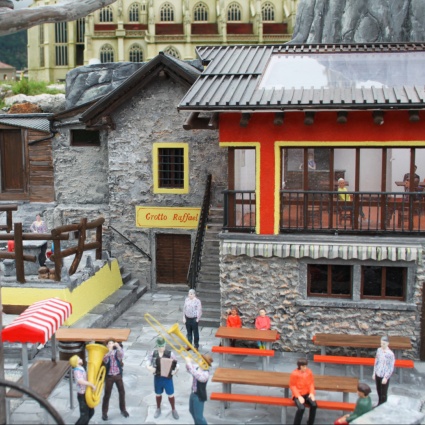 Swissminiatur e grotto Raffael: un’inaugurazione in salsa ticinese