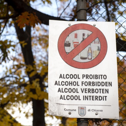 «Più controlli di polizia, ma non si può vietare il consumo d'alcol»