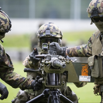«Il comandante dell'esercito ci vuole portare in guerra al servizio della Nato?»