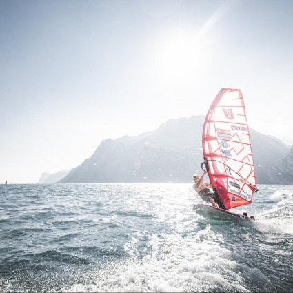 Lago di Garda, una meraviglia per gli appassionati dell’acqua