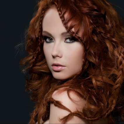 Innovazione e stile: nei saloni Hairlovers, cambia look come una modella