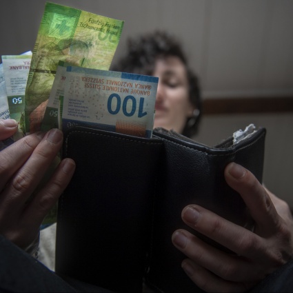 I salari aumentano, ma non basterà. E si ricorrerà ai risparmi
