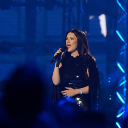Laura Pausini: «Senza famiglia difficile reggere lo stress della fama»
