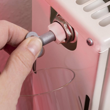 Riscaldamento: ecco come stare al caldo senza spendere e consumare troppo