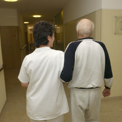 Un mese in una casa di cura in Svizzera costa, in media, 10'216 franchi